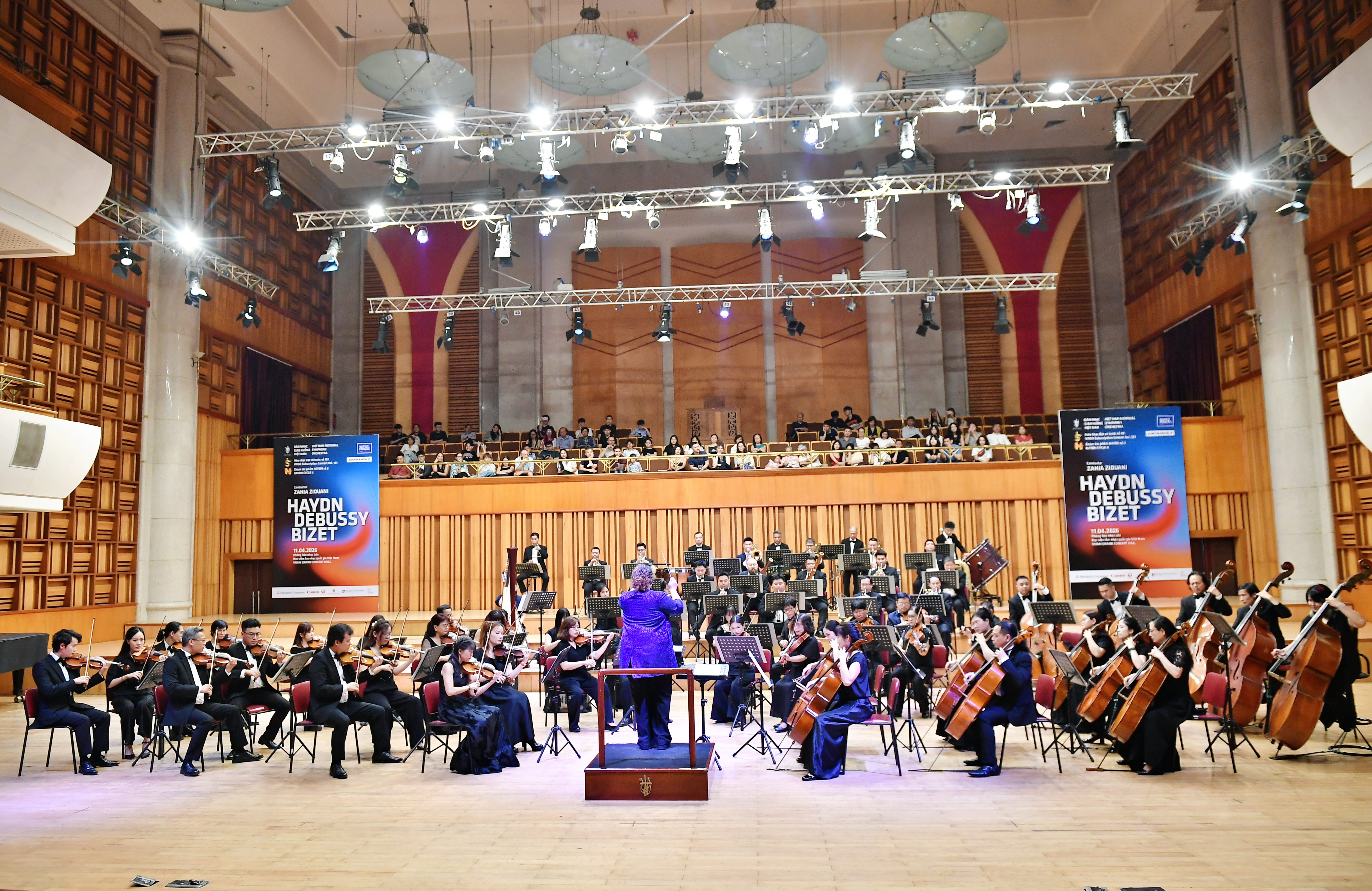 Une soirée symphonique depuis Hanoï – Zahia Ziouani au Vietnam